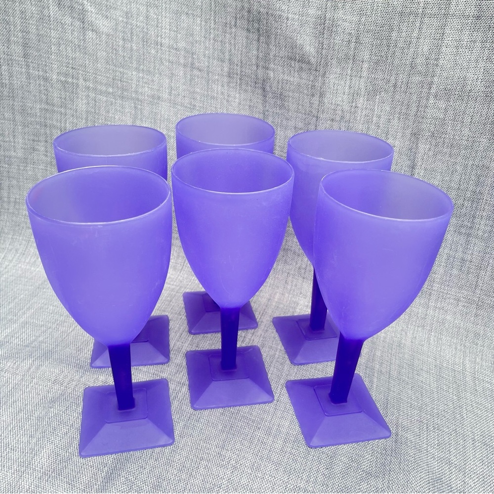 Purple Plastic Wine Goblet, Champagne Glasses, Drinking Cups Patio/Beach/Party